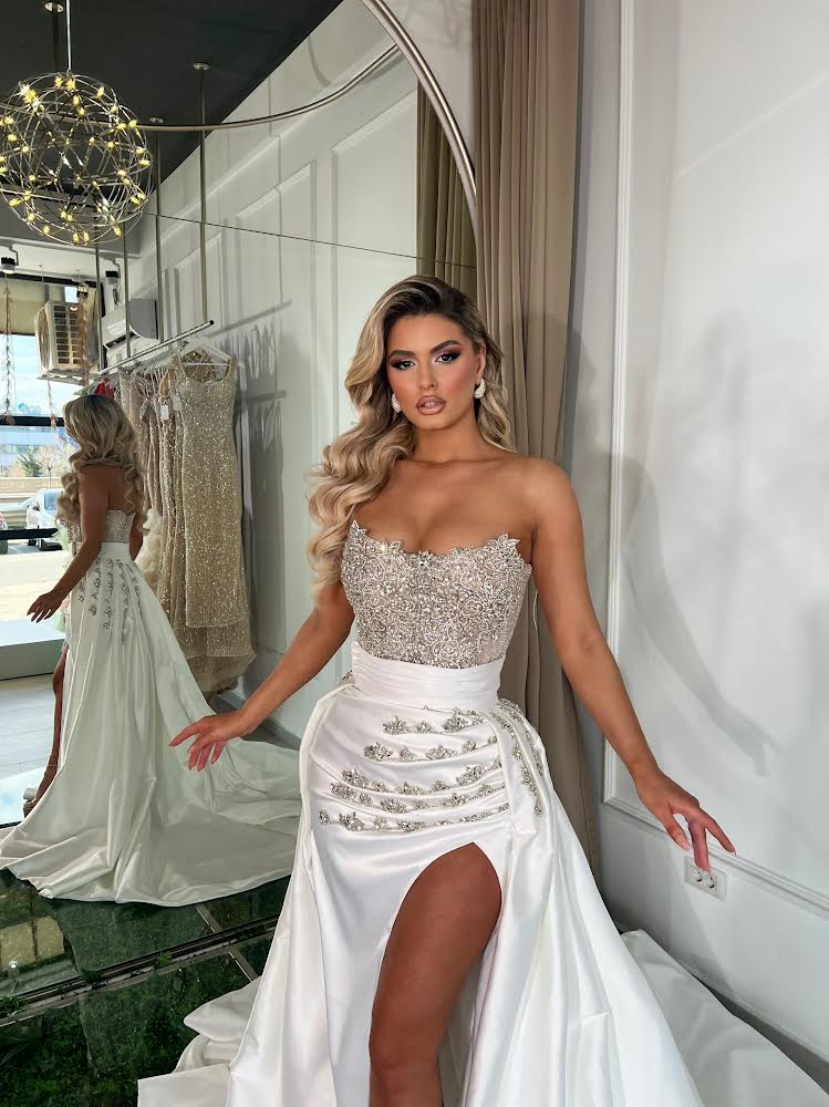 Luxury white wedding dress
