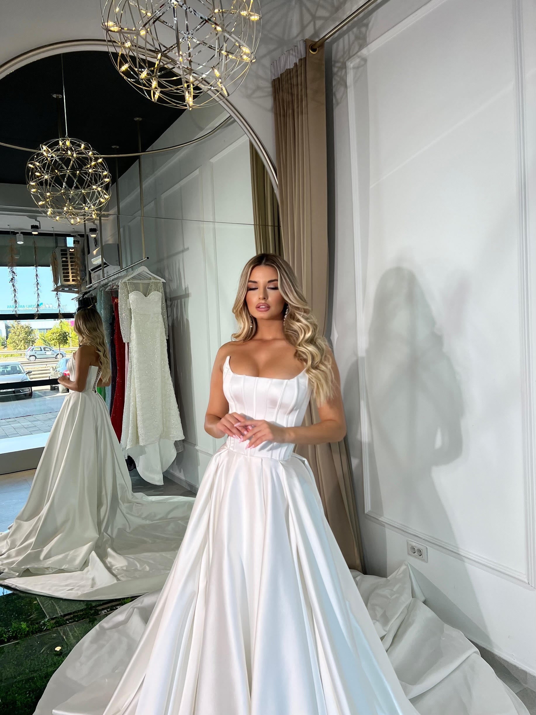 The elegant Bride Dress